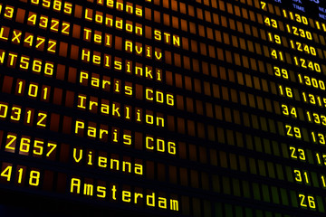 Obraz premium Airport Flight Board z harmonogramem odlotów