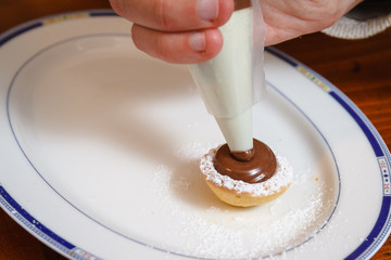 pastry mignon with cream