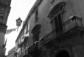 street-lamp n balcony 3 bw