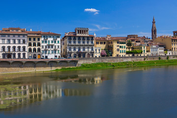 Fototapeta na wymiar Флоренция. Набережная реки