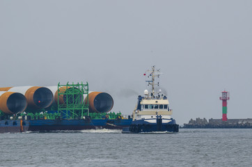 MARITIME TRANSPORT © Wojciech Wrzesień