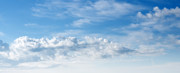 Fototapeta na wymiar Sky ultramarine clouds