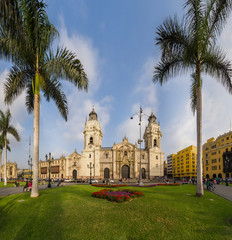 Fototapeta premium LIMA, PERU: Panoramic view of the Cathedral church in the Old town of the city.