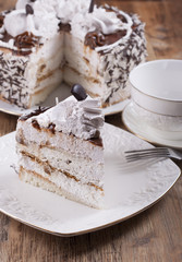 Cake with protein-curd cream