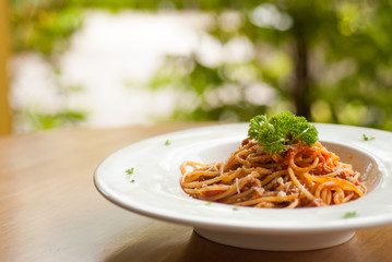 spaghetti pasta with tomato sauce