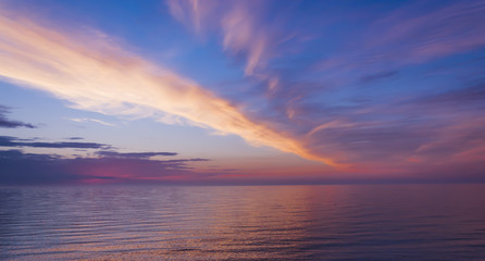 Obraz premium Seascape with beautiful clouds and sea