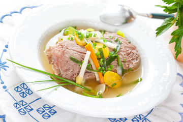 Rindsuppe mit Tafelspitz