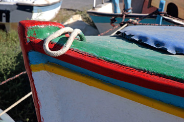 colorful boat n rope loop