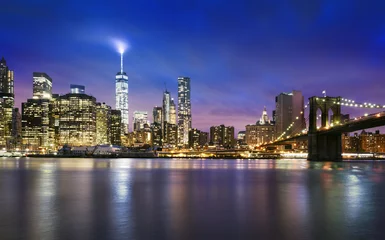 Foto auf Acrylglas New York City - schöner Sonnenuntergang über Manhattan mit Manhattan und Brooklyn Bridge © beatrice prève