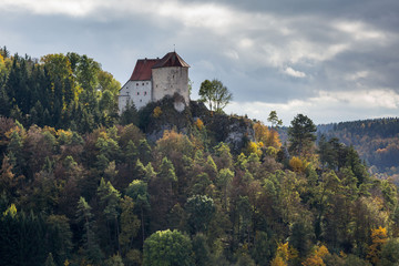 Fototapeta na wymiar Burg Straßberg auf der Schwäbischen Alb