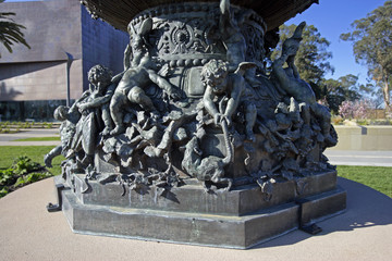 Obraz premium de-young sculpture figures