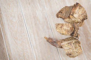 Medicinal raíz de zarzaparrilla - Smilax aspera