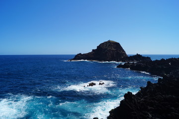 Fels im Meer