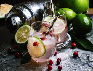Lemonade with lymom, cranberries, sugar syrup and ice, soft drin