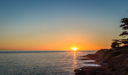 Obraz premium Sunset against the backdrop of the Atlantic Ocean in France