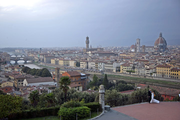 florence cityscape bride n groom
