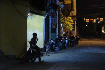 Fototapeta na wymiar motorcycles at night in town