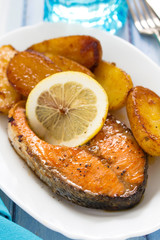 fried fish with lemon