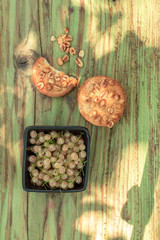 white currant with peanut cookies