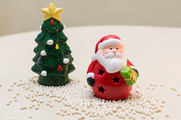 Фарфоровые фигурки - Санта Клаус и Рождественская ёлка