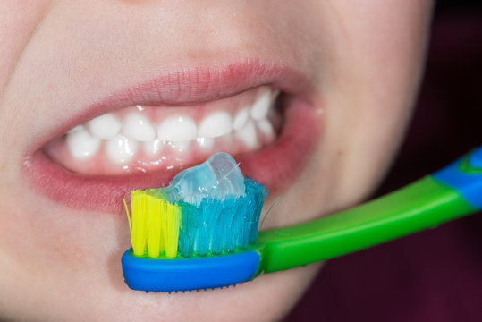Kid Brushing Teeth 