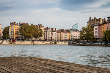 Les Planches sur la promenade du défilé de la Saône à Lyon