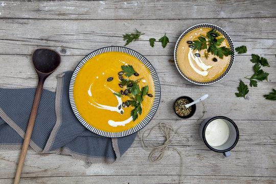 K&uuml;rbiscremesuppe