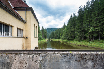 Fototapeta na wymiar Instustriehistorische Langmannsperre, Steiermark, Österreich
