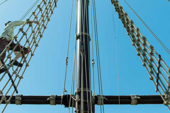 Palo mayor de barco carabela