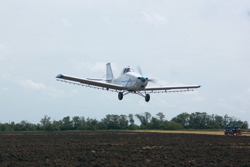 Fototapeta na wymiar Agricultural aircraft