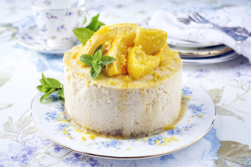Zitronen Cheesecake auf Teller