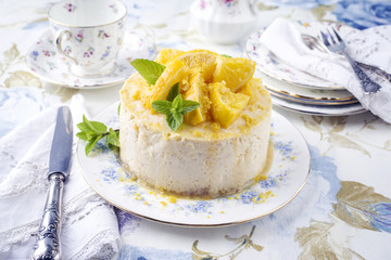 Zitronen Cheesecake auf Teller