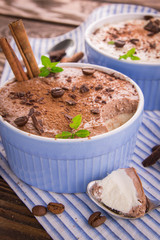 Cheese mousse with mint and cinnamon