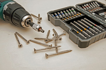 Heimwerkerwerkzeug, Akkuschrauber, Schrauben, Bits