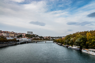 Fototapeta na wymiar Le Rhône et Lyon vu du Pont Morand