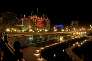 Fototapeta na wymiar Gorgeous hotel in downtown of Victoria, British Columbia at night.