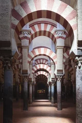Fotobehang Mezquita, de ongelooflijk mooie kathedraal/moskee van Córdoba © John Hofboer