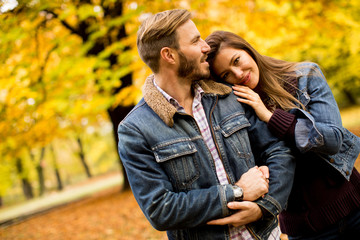 Fototapeta premium Loving couple in autumn park