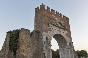 Obraz premium Arch of Augustus at sunset in Rimini, Italy