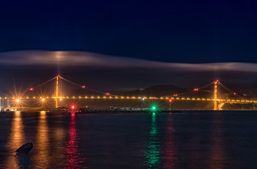 Fototapeta na wymiar Golden Gate Bridge at Night