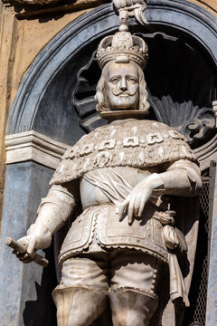 Statue of the Spanish king of Sicily Philip III