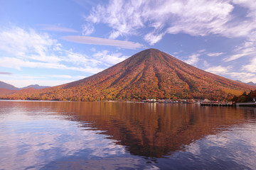 Fototapeta premium 奥日光 中禅寺湖と男体山