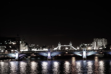 Fototapeta na wymiar London skyline by night