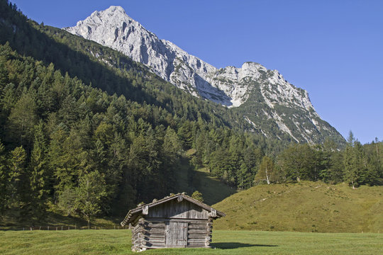 Heuh&uuml;tte am Ferchensee