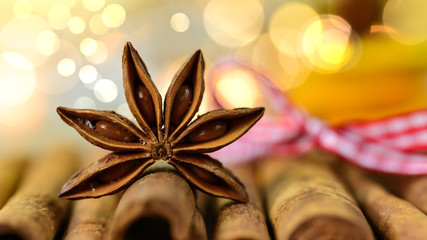 Weihnachtsgewürze - Zimtstangen - Sternanis © Kathleen Rekowski