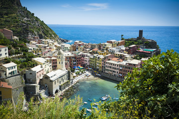 Fototapeta na wymiar Vernazza in the Cinque Terre seen from cliff path