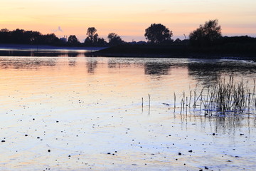 An der Weser in Farge beim Sonnenuntergang