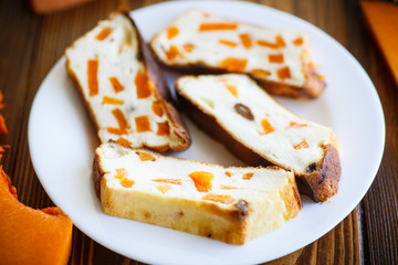 sweet curd pudding with chunks of pumpkin inside