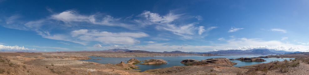 Fototapeta na wymiar Panorama of Lake Powell, Arizona USA