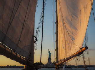 Sunset Sail &ndash; horizontal